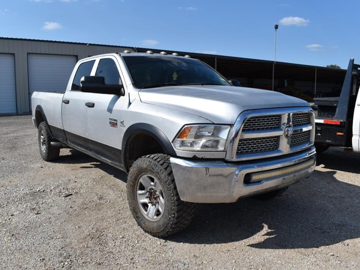 2011-dodge-2500-image-2