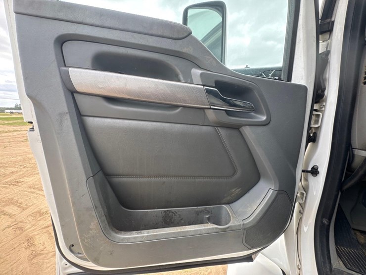 2014-kenworth-t680-image-22