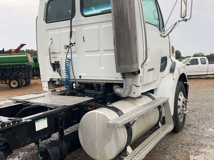freightliner-sterling-s/a-daycab-truck-image-15