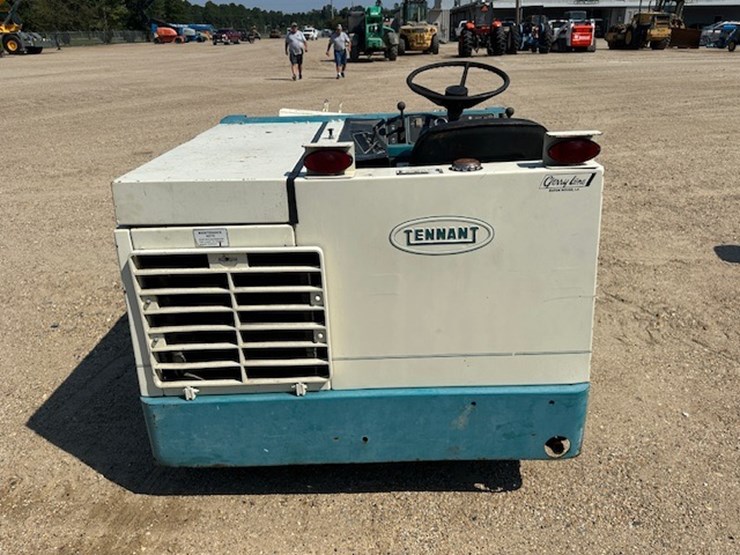#2267-•-tennant-225-ride-on-sweeper-|-parts-or-repair-image-8