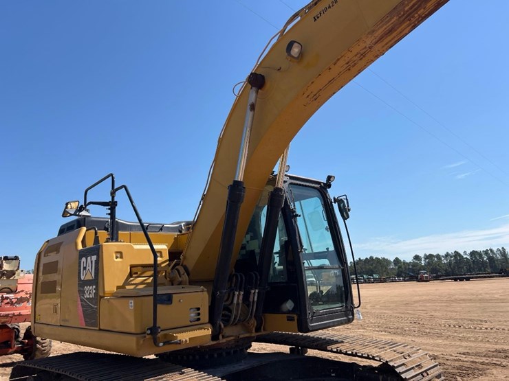 2017-caterpillar-323fl-image-24