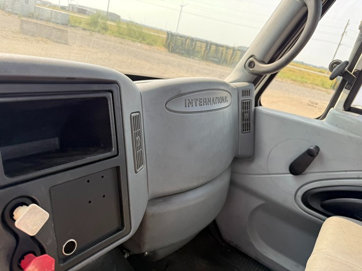2006-international-durastar-4400-image-92