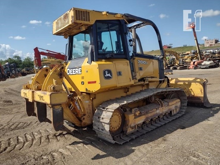 2012-deere-700j-lt-image-47