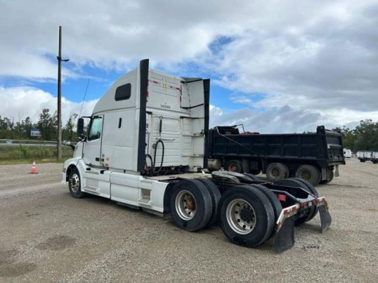 2015-volvo-vnl-t/a-hiway-tractor---sleeper-4v4nc9e-image-5
