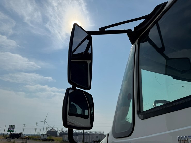 2006-international-durastar-4400-image-39