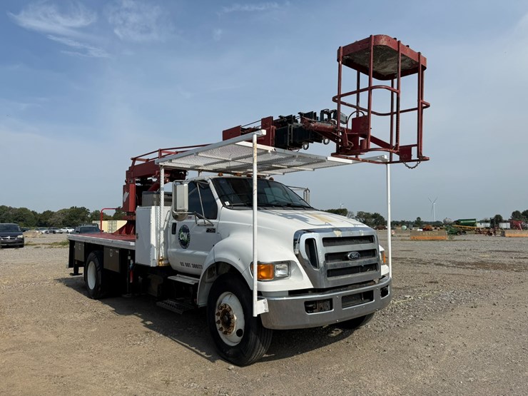 2012-ford-f750-image-3