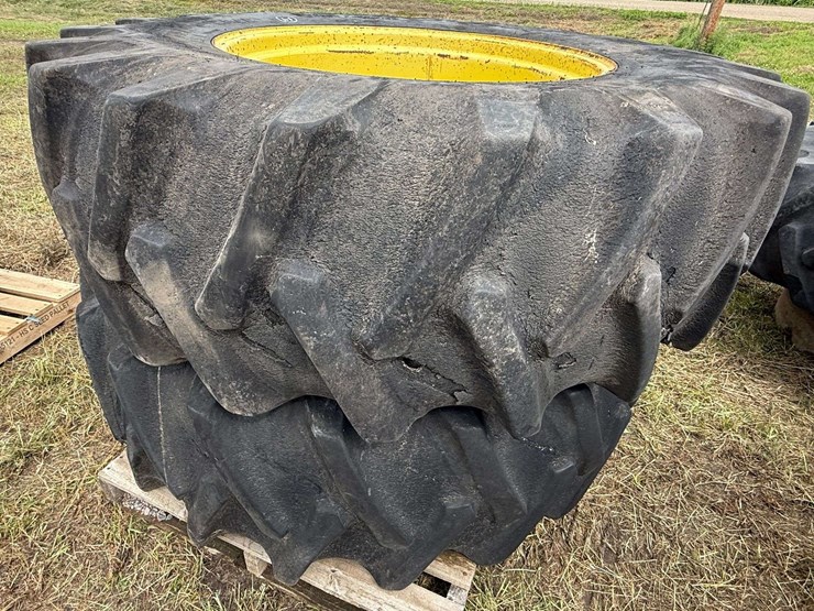 (2)-20.8-34-firestone-tires-and-rims,-tires-are-not-in-very-good-condition-image-2