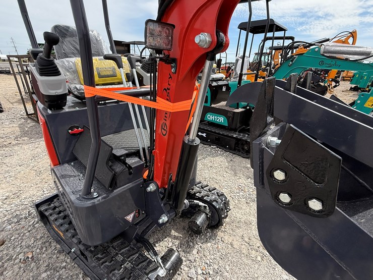 #220-•-#26485-•-unused-cfg-mx15rx-mini-excavator-image-22