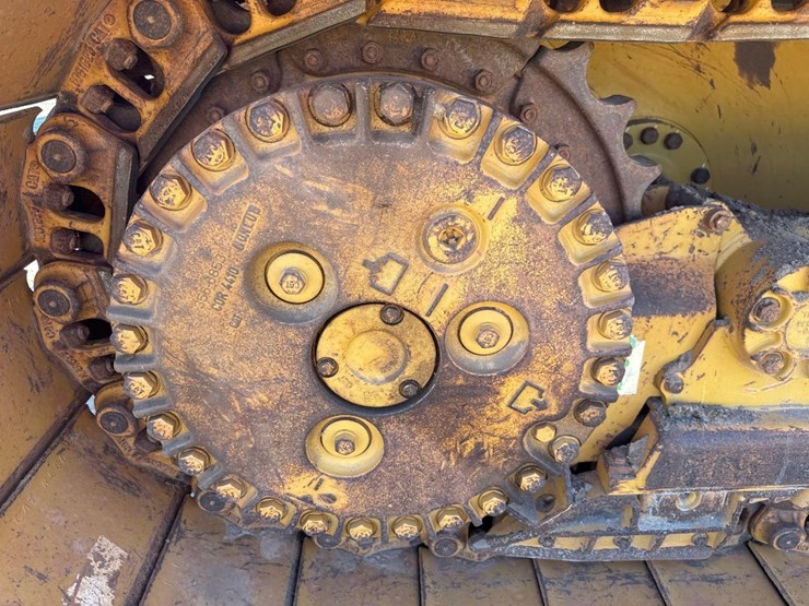 2017-caterpillar-d6k2-lgp-image-16