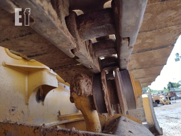 2004-deere-650h-image-32