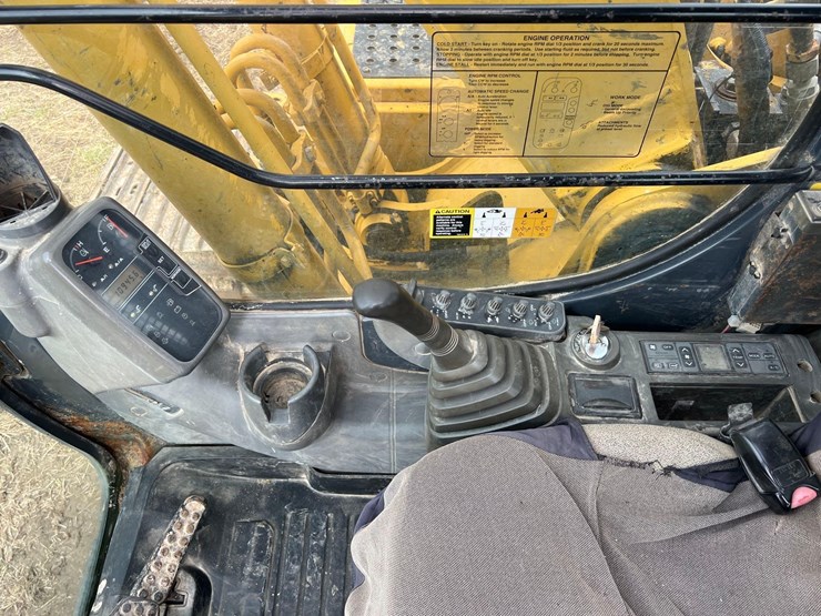 deere-160c-lc-image-22