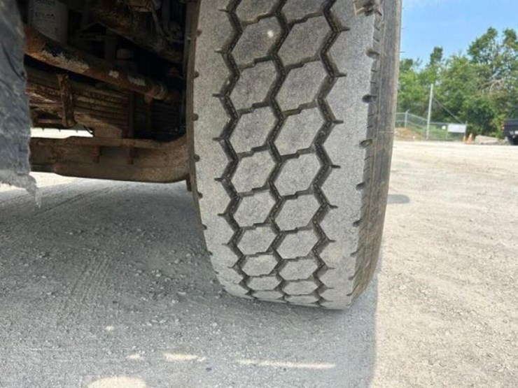 2005-volvo-tri/a-dump-truck-4v5k99gh55n391882-image-84