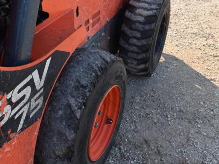 kubota-ssv75-image-6