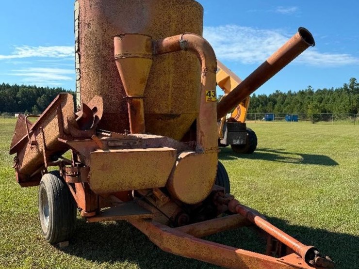 farmhand-feed-master-hammer-mill-image-1