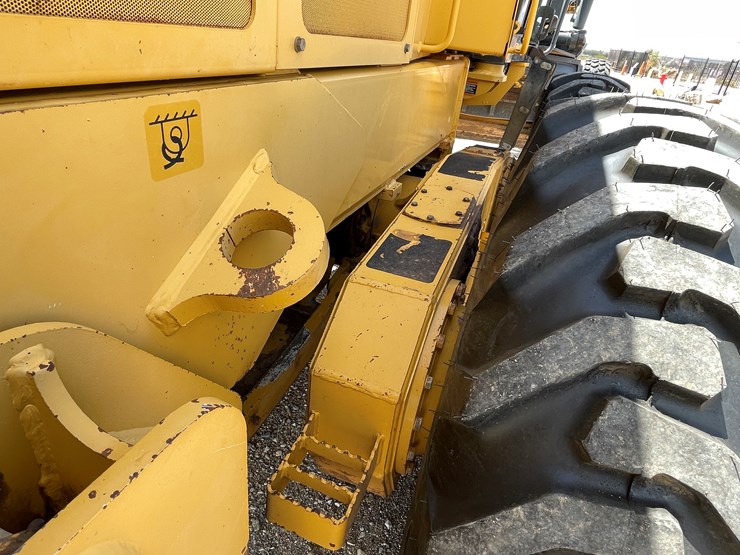deere-672d-image-64