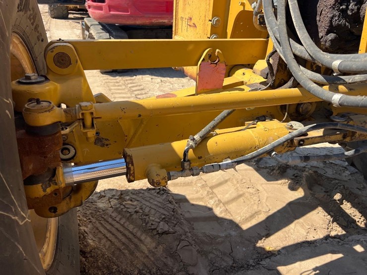caterpillar-140m-image-9