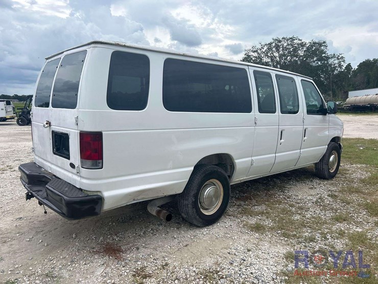 2005-ford-cargo-image-3