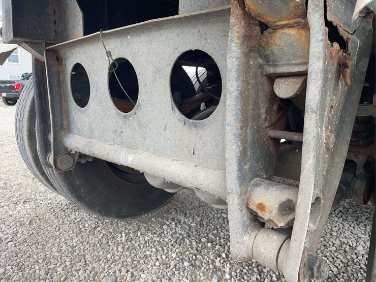 stainless-steel-7000-gallon-tanker-image-13