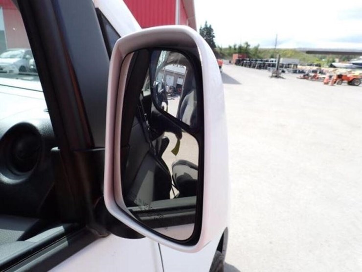 2019-nissan-nv200-image-43