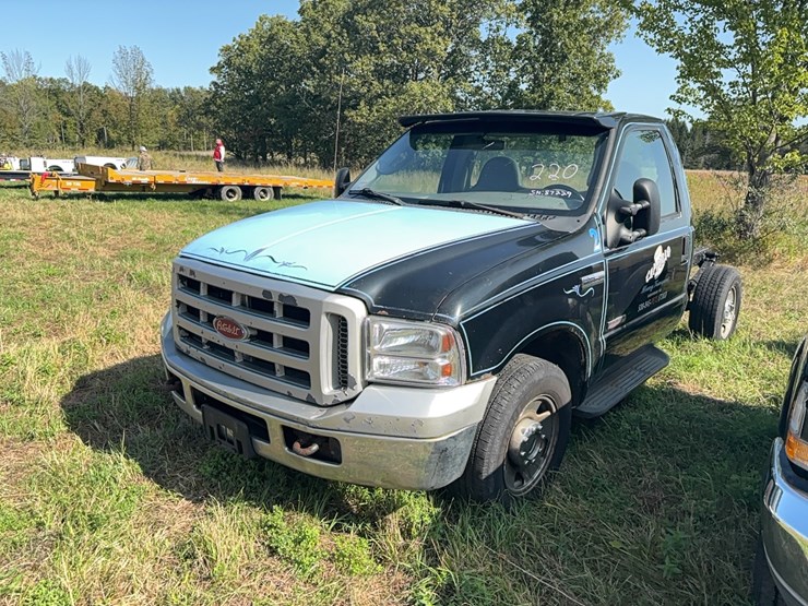 2005-ford-f350-image-13