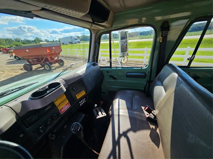 #385-•-1996-ih-4900-crew-cab-dump-truck-image-44