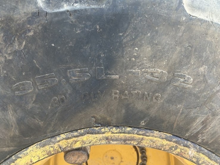 2019-caterpillar-555d-image-33