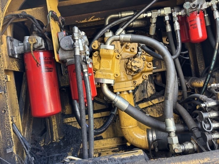 caterpillar-568-image-35