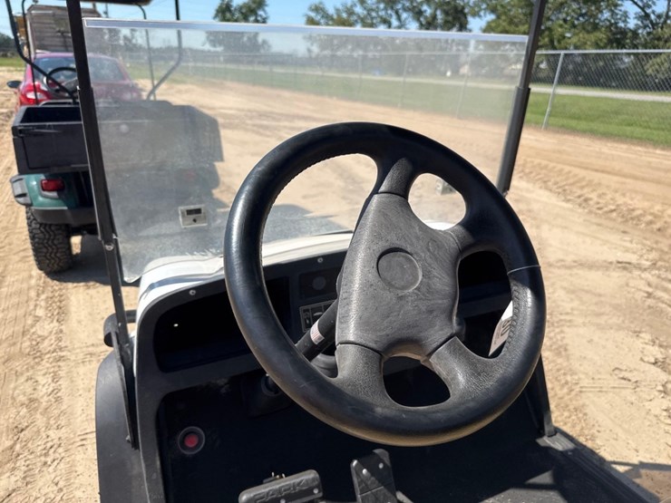 2020-ez-go-express-s4-golf-cart-image-19