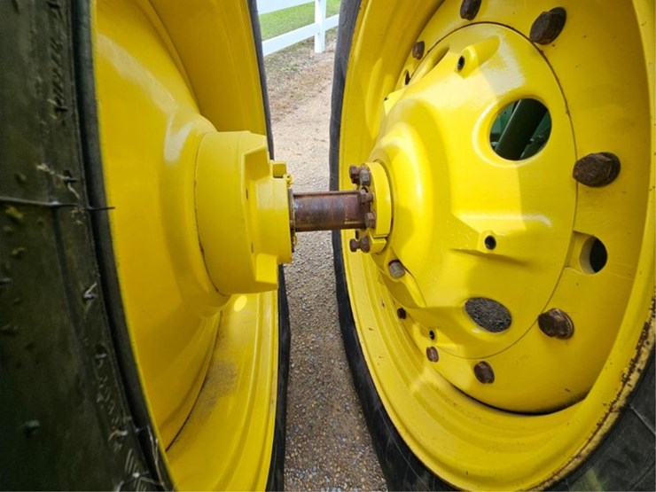john-deere-8200-image-46