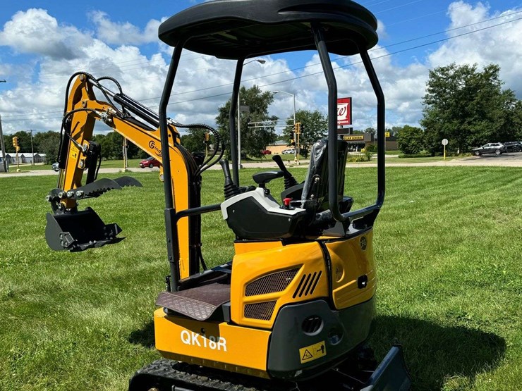 2025-cfg-industrial-qk18r-mini-excavator-...-unused-image-1