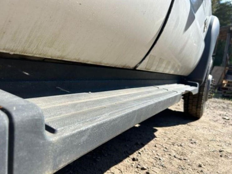2011-ford-f550-xl-image-63