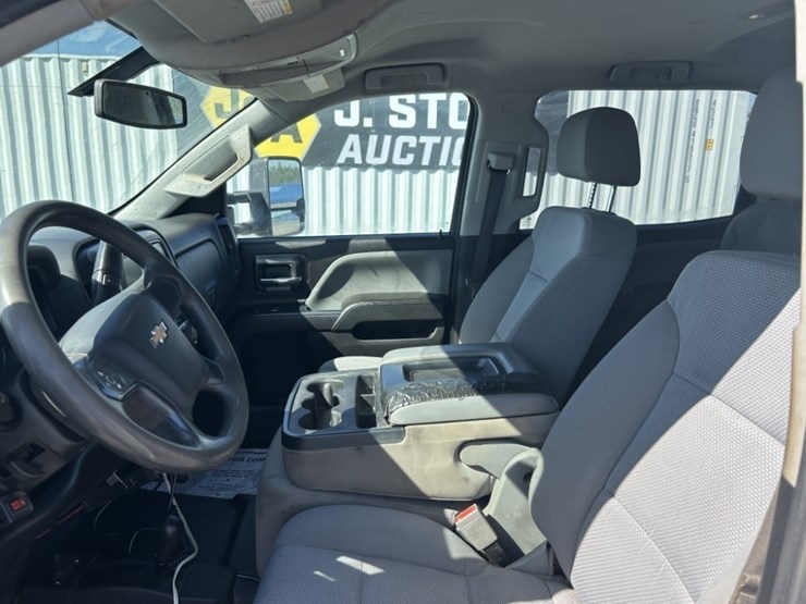 2018-chevrolet-silverado-2500-image-14