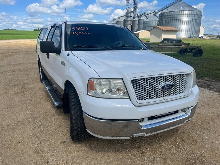 ford-f150-xlt-image-1