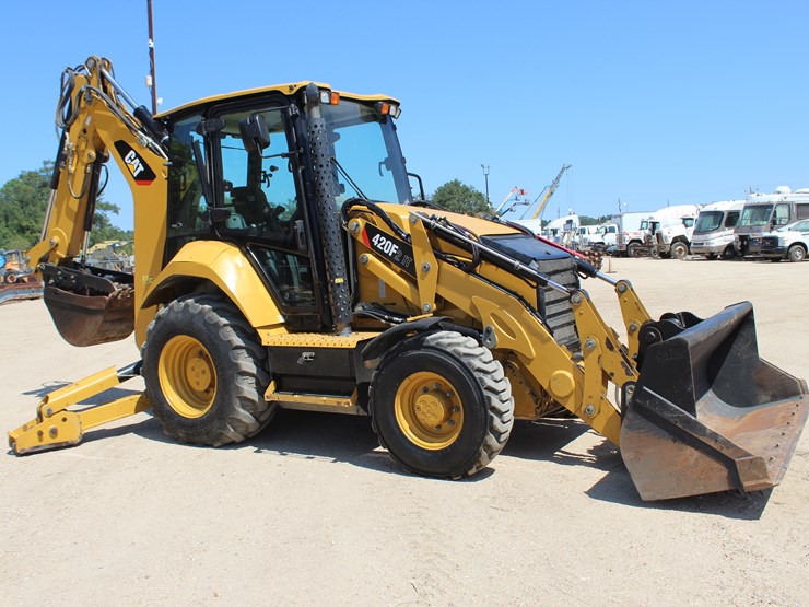 2020-caterpillar-420f2-it-image-3