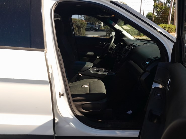 2017-ford-explorer-image-5
