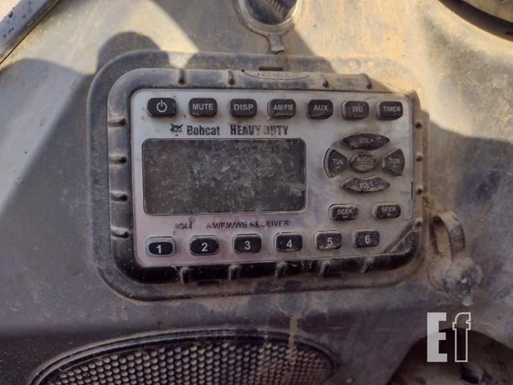 2019-bobcat-t740-image-10
