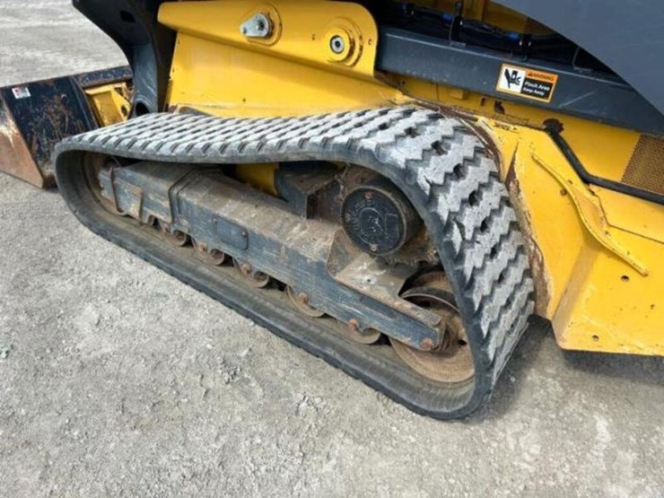deere-331g-image-36