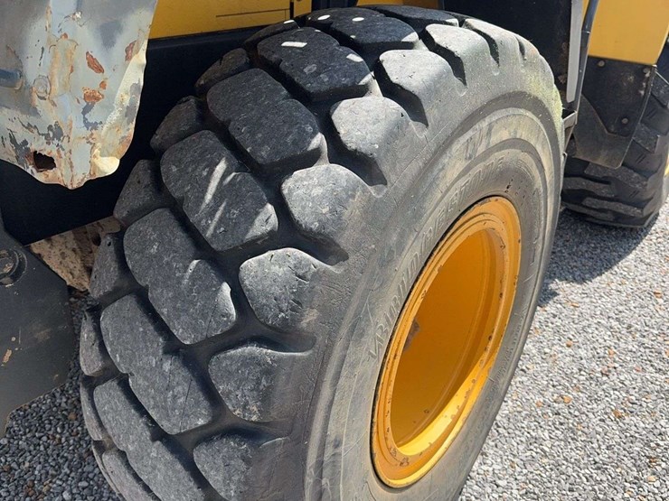 2012-komatsu-wa250-image-19