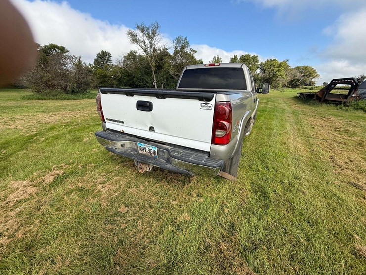 2003-chevrolet-2500-image-12