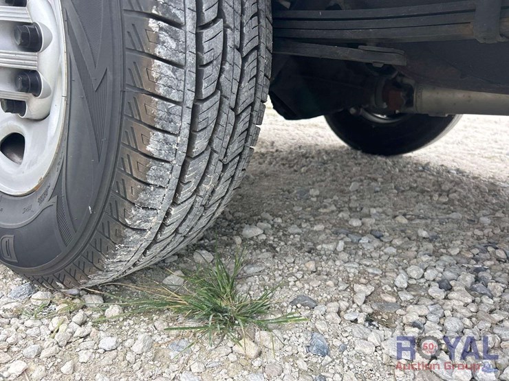 2019-chevrolet-express-2500-image-32