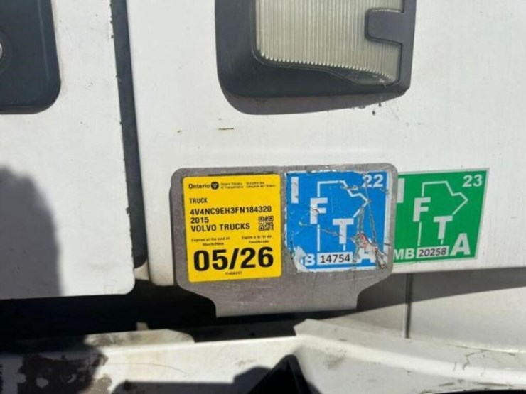 2015-volvo-t/a-hiway-tractor---sleeper-4v4nc9eh3fn-image-9