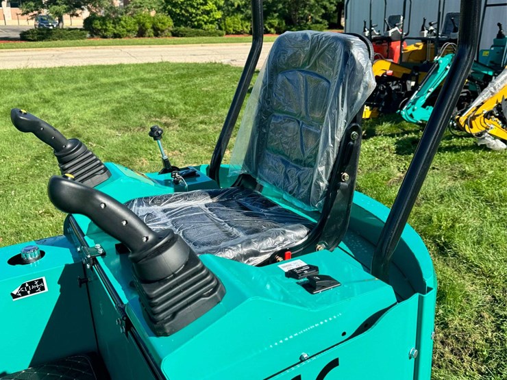 2025-cfg-industrial-h15r-mini-excavator-...-unused-image-13
