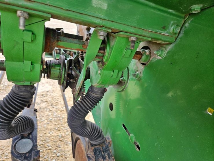 john-deere-8300-image-23