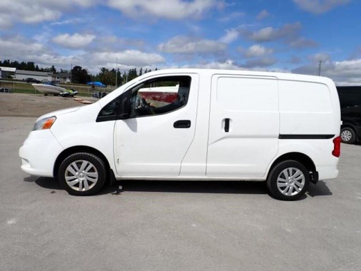 2019-nissan-nv200-image-8
