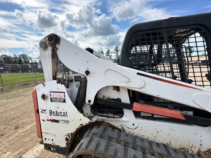 2015-bobcat-t750-image-25