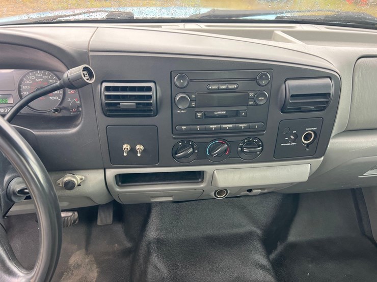 2005-ford-f350-image-10