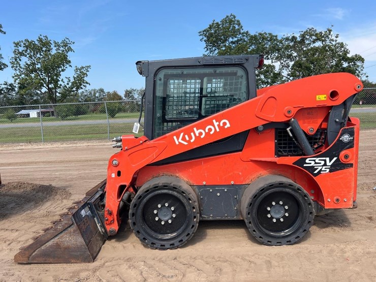2022-kubota-ssv75-image-1
