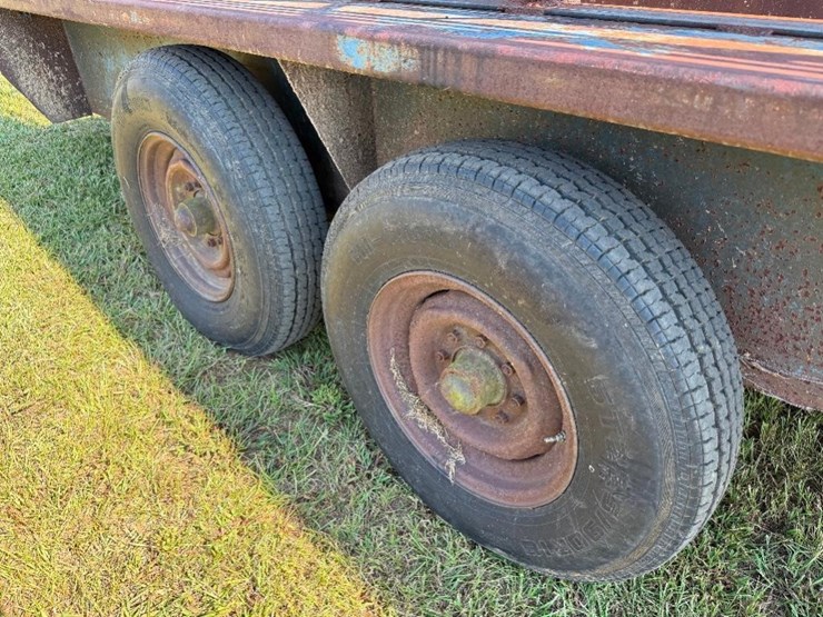 20'-neckover-gooseneck-stock-trailer-**no-title**-image-6