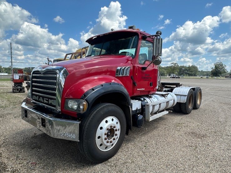 #206-•-2014-mack-gu713-image-1