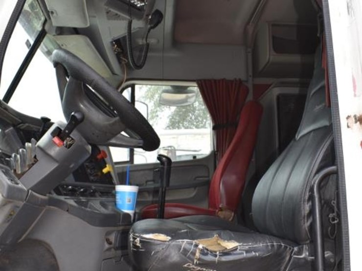 2005-freightliner-columbia-truck-w/-wet-kit-(no-door-key)-(vin-#-1fuja6ck25-image-5